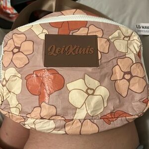 Lei kini cross body with brown strap